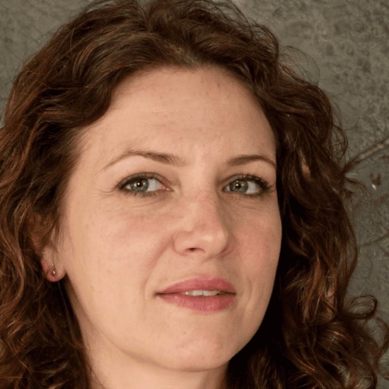 author photo Melissa Kerr